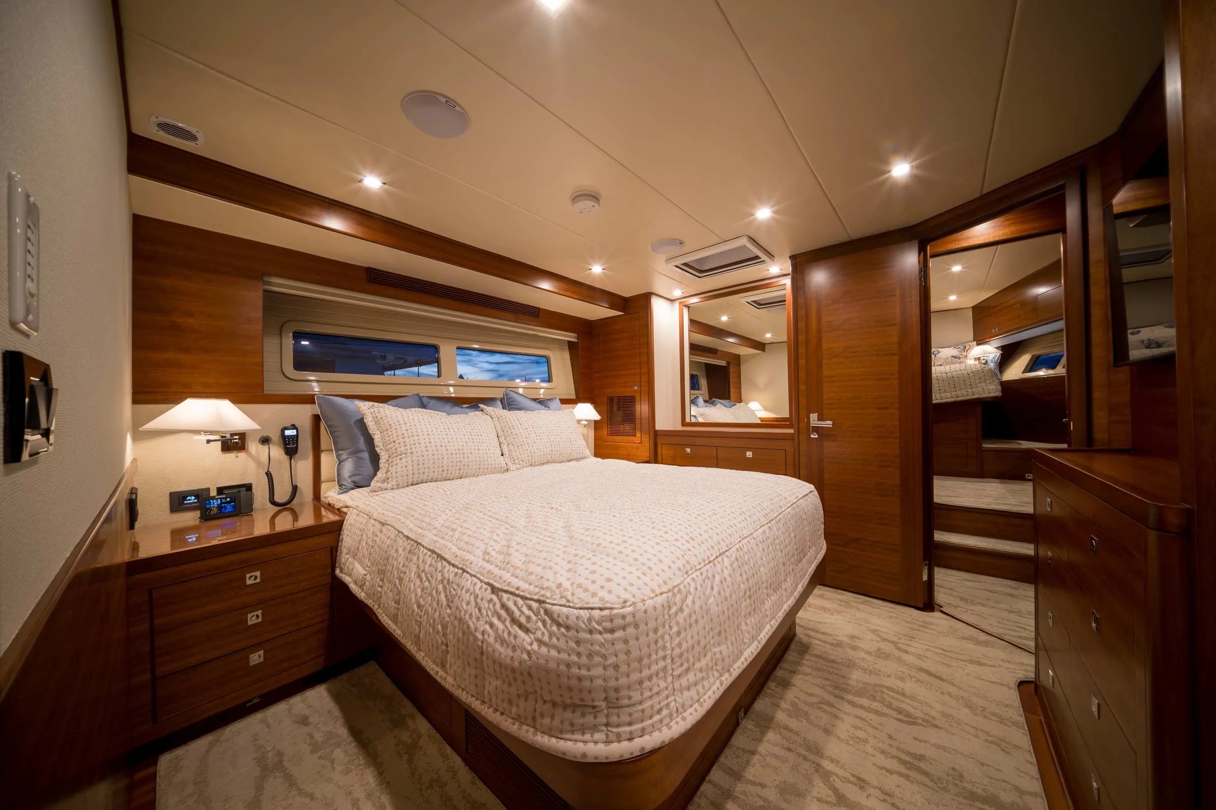 N625 Interior 01 17